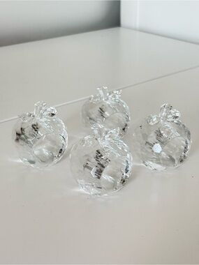 Vintage acrylic Apple shaped Napkin Rings Set of FOUR Clear faceted leaf design